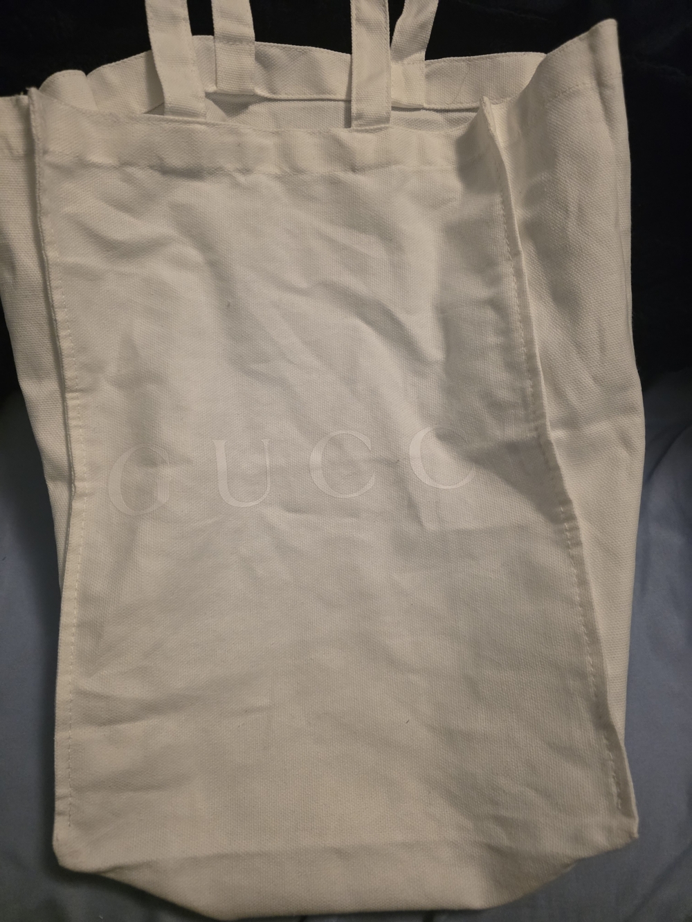 Gucci Beige GG Supreme Shoulder Bag with Navy Logo - Picture 7 of 7